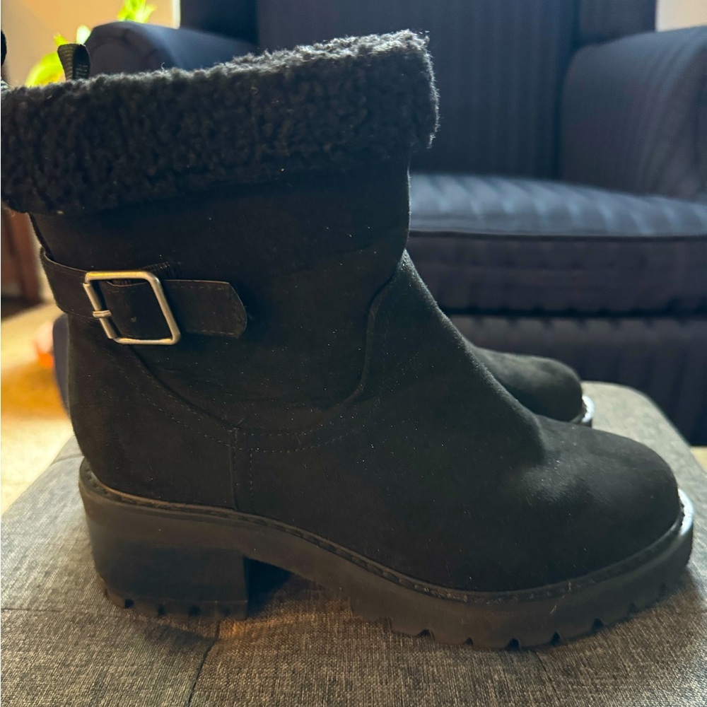 Cute suede heeled black boots with cuff